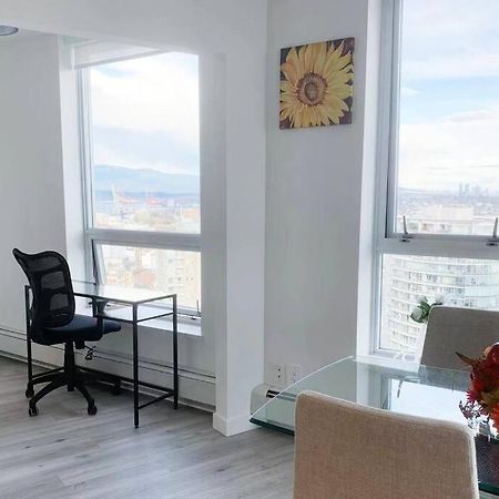 Ferienwohnung Downtown 3Br/2Ba+Views+Skytrain+Free Parking Vancouver Exterior foto