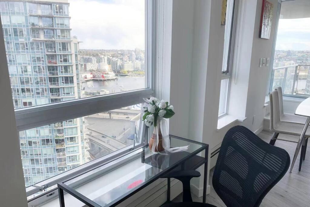 Ferienwohnung Downtown 3Br/2Ba+Views+Skytrain+Free Parking Vancouver Exterior foto