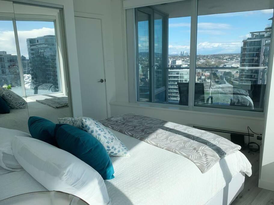 Ferienwohnung Downtown 3Br/2Ba+Views+Skytrain+Free Parking Vancouver Exterior foto